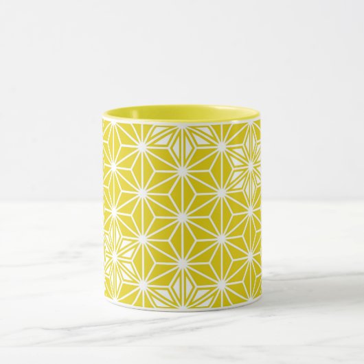 Japanisches Asanoha-Muster - Senfgold und weiß Tasse (Zentrum)