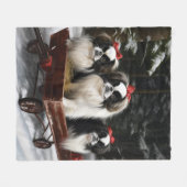 Japanisches Chin Snowy Sleigh Weihnachtsdekor Fleecedecke (Vorderseite (Horizontal))