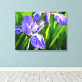 Japanisches Dach Iris Wrapped Canvas Leinwanddruck (Insitu (Holzboden))