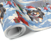 Japanisches Kinn im Schnee mit Weihnachtsmütze Geschenkpapier (Rolleneckpunkt)