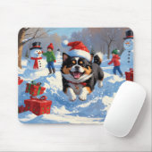 Japanisches Kinn im Schnee mit Weihnachtsmütze Mousepad (Mit Mouse)