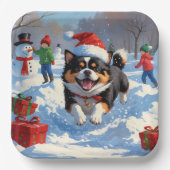 Japanisches Kinn im Schnee mit Weihnachtsmütze Pappteller (Vorderseite)