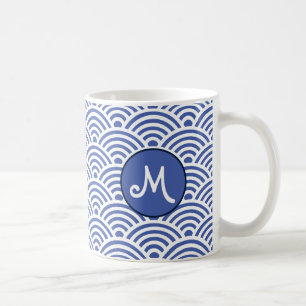 Japanisches klassisches Wellenmuster mit Monogramm Kaffeetasse