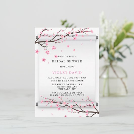 Japanisches Scroll Cherry Blossom Brautparty Einladung (Stehend Vorderseite)