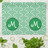 japanisches Wellenmuster und Monogramm Geschirrtuch (Gefaltet)