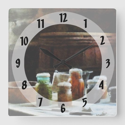 Jars mit bunten Gemüse Quadratische Wanduhr (Vorderseite)