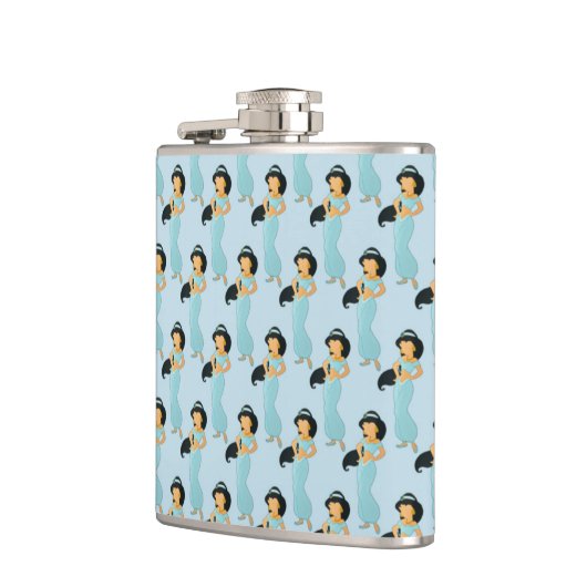 Jasmine Flachmann (Links)