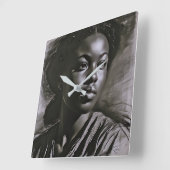 "Jasmine" Frauen in Kohle Quadratische Wanduhr (Winkel)