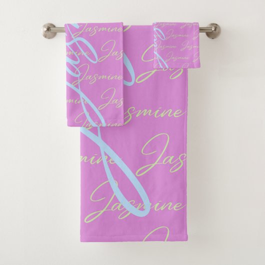 Jasmine Repetiernamenmuster Badhandtuch Set (Insitu)