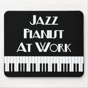 Jazz-Pianist an den Arbeits-und Klavier-Schlüssel Mousepad