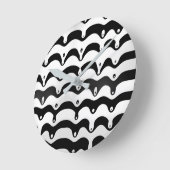 Jazzige schwarze und weiße Zebrastreifen Meldeln Runde Wanduhr (Winkel)