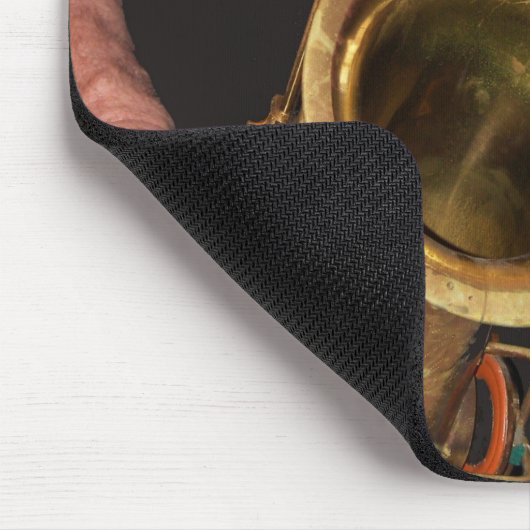 Jazzman Playing Gold Saxophon Mousepad (Ecke)