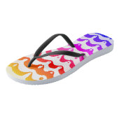 Jazzy Tropical Psychedelic Dripping Stripes Badesandalen (Schrägansicht)