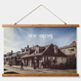 Jean Laffite's Blacksmith Shop Wandteppich Mit Holzrahmen