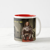 Jeanne von der Arc-Tasse Zweifarbige Tasse (VorderseiteRechts)