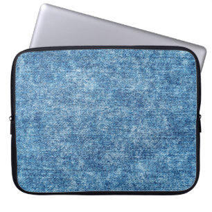 Jeans in Säure waschen blau. Denim Hintergrund, Te Laptopschutzhülle