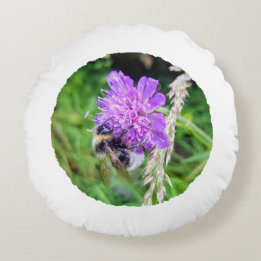 Jede Blüte zählt – Rundes Dekokissen