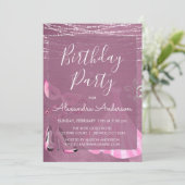 Jede Lila Masquerade Geburtstagsparty Einladung (Stehend Vorderseite)