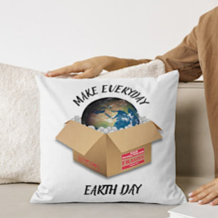 JEDEN ERDTAG MACHEN KISSEN