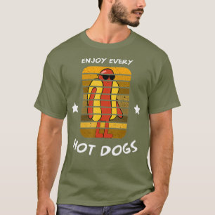 Jeden heißen Hund genießen T-Shirt