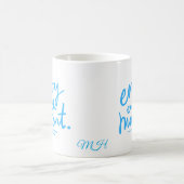 Jeden Moment genießen | Baby Blue Color Kaffeetasse (Mittel)
