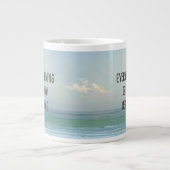 Jeden Morgen Jumbo-Tasse (Vorderseite)