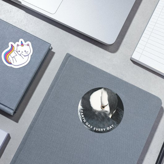 Jeden Tag Horned Puffin Foto Runder Aufkleber