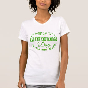 Jeden Tag ist die grüne Chalk-Illustration der Erd T-Shirt
