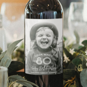 JEDER Geburtstag Chic White Typografy Foto Party Weinetikett