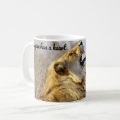 "Jeder hat ein Herz" Kaffeetasse (Vorderseite Links)