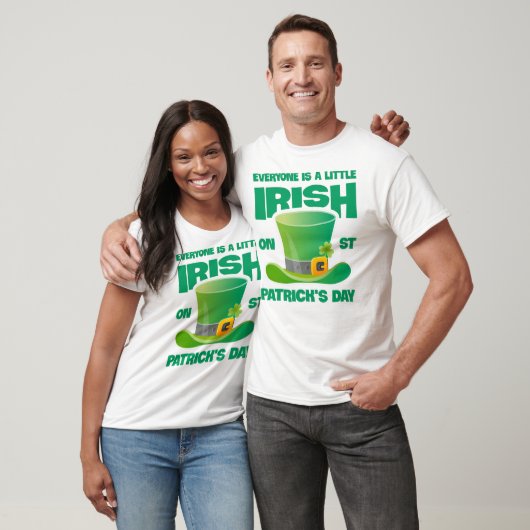 Jeder ist ein bisschen irisch am St. Patrick's Day T-Shirt (Unisex)