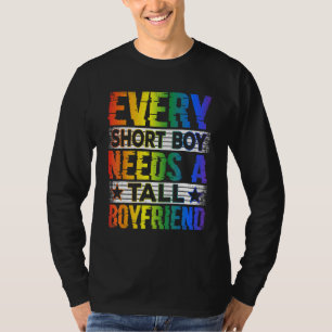 Jeder kleine Junge braucht einen großen Freund LGB T-Shirt