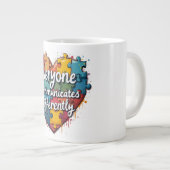 Jeder kommuniziert anders Jumbo-Tasse (Vorderseite Rechts)