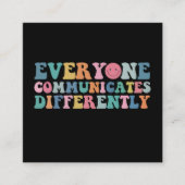 Jeder kommuniziert anders über Autismus-Bewusstsei Quadratische Visitenkarte (Vorderseite)