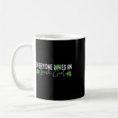 Jeder liebt ein irisches Mädchen Lucky Clover St. Kaffeetasse (Links)