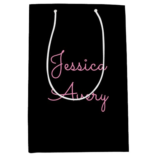 Jeder Name | Cool Editable Pink Script in Black Mittlere Geschenktüte (Vorderseite)