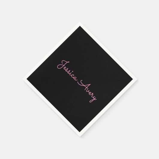 Jeder Name | Cool Editable Pink Script in Black Serviette (Ecke)