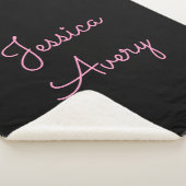 Jeder Name | Cool Editable Pink Script in Black Sherpadecke (3/4)