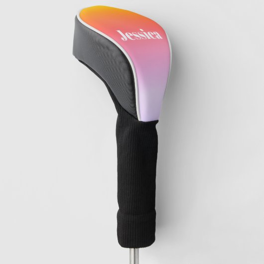 Jeder Name | Retro-Modern gestylter Text farbenfro Golf Headcover (angewinkelt)