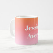 Jeder Name | Retro-Modern gestylter Text farbenfro Kaffeetasse (Vorderseite Links)
