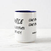 Jeder verdient einen zweiten Akt, ein großes Schei Zweifarbige Tasse (Mittel)