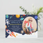 JEDES ALTER - Astronautenjunge zum Geburtstag Einladung (Stehend Vorderseite)