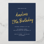 Jedes Alter | Navy Blue and Gold Script Birthday Folieneinladung (Vorderseite)
