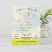 JEDES ALTER Party im Park Kite Birthday Einladung (Stehend Vorderseite)