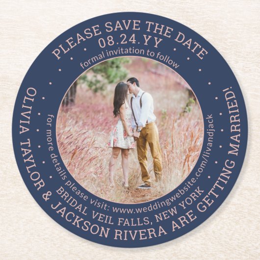 Jedes Hochzeitsschreiben speichert das Date Foto N Runder Pappuntersetzer (Vorderseite)