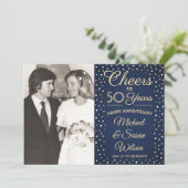 JEDES Jubiläum 2 Foto Cheers Navy und Gold Party Einladung (Stehend Vorderseite)