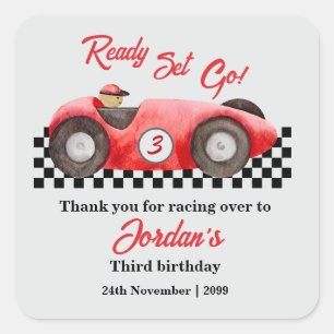 Jedes Set eines Roten Rennwagens im Geburtstag geh Quadratischer Aufkleber