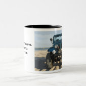 Jeep.Enjoy.Life Zweifarbige Tasse (Mittel)