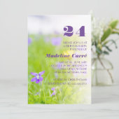 Jegliche Lila Geburtstagsfeier Einladung (Stehend Vorderseite)