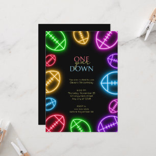 Jeglicher Geburtstag eines nebeligen Fußballspiele Einladung